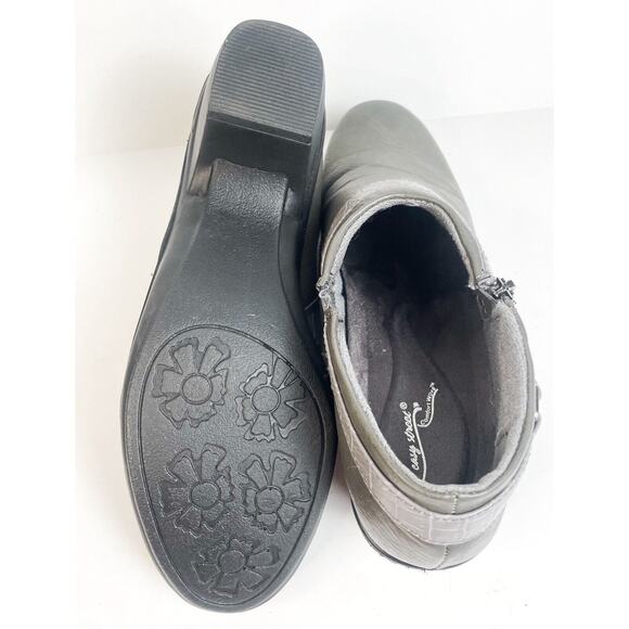 Easy Street Bootie Shoes Womens 9M Gray Comfort Wave Zip Side Croc Embossed - Picture 8 of 8